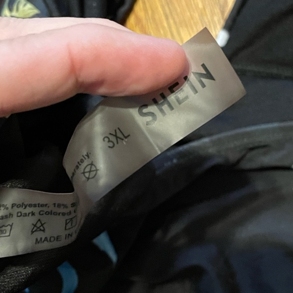 SHEIN backless Swimsuit - Picture 3 of 3